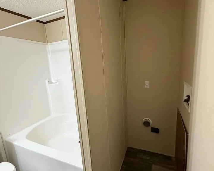 750 S Walker St — Photo 8