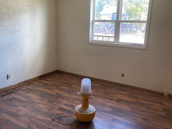 5th image of 225 7th Ave E