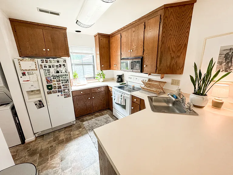738 Exton Ct — Photo 8