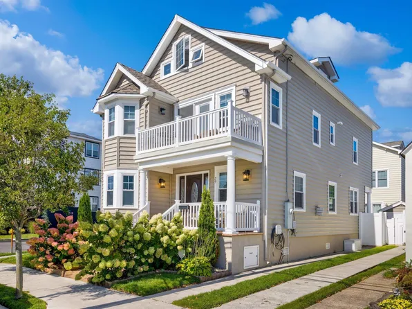 29 N Iroquois Ave, Margate, NJ 08402