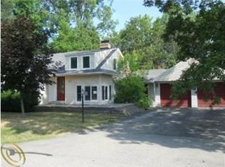 950 Francis St, Rochester Hills, MI 48307