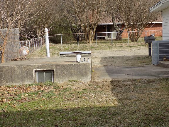4th image of 600 Country Club Dr
