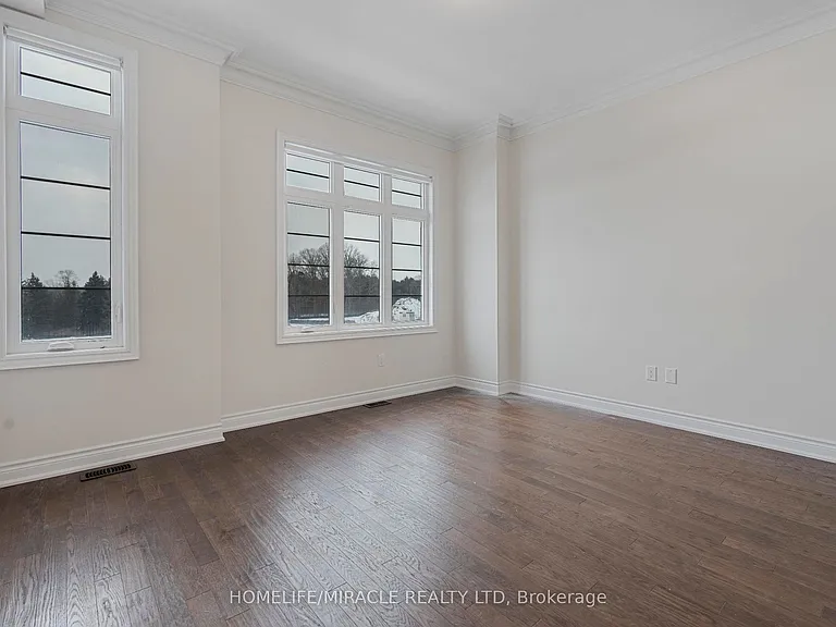 61 Yorkton Blvd — Photo 8