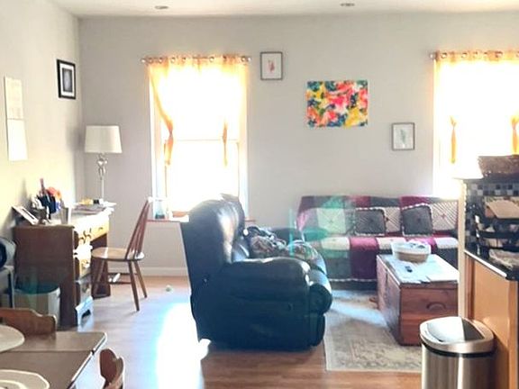 5th image of 1618 South St