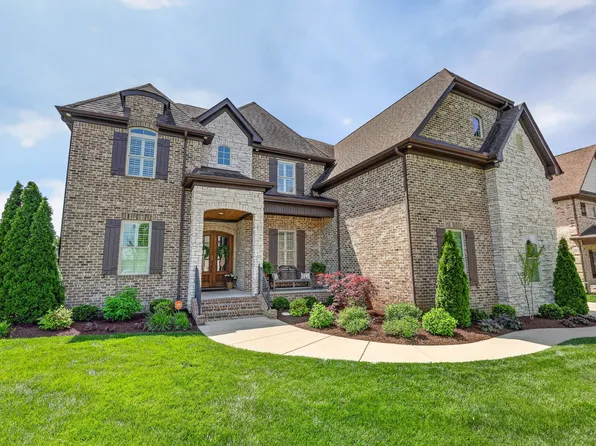 714 Dallas Ct, Murfreesboro, TN 37130