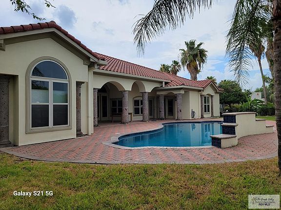 4th image of 701 Tesoro Ave