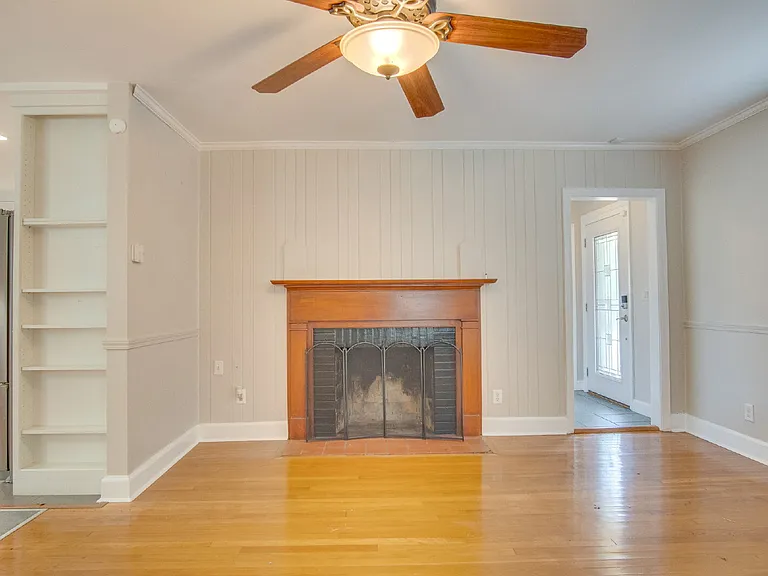 1613 E Jordan St — Photo 7