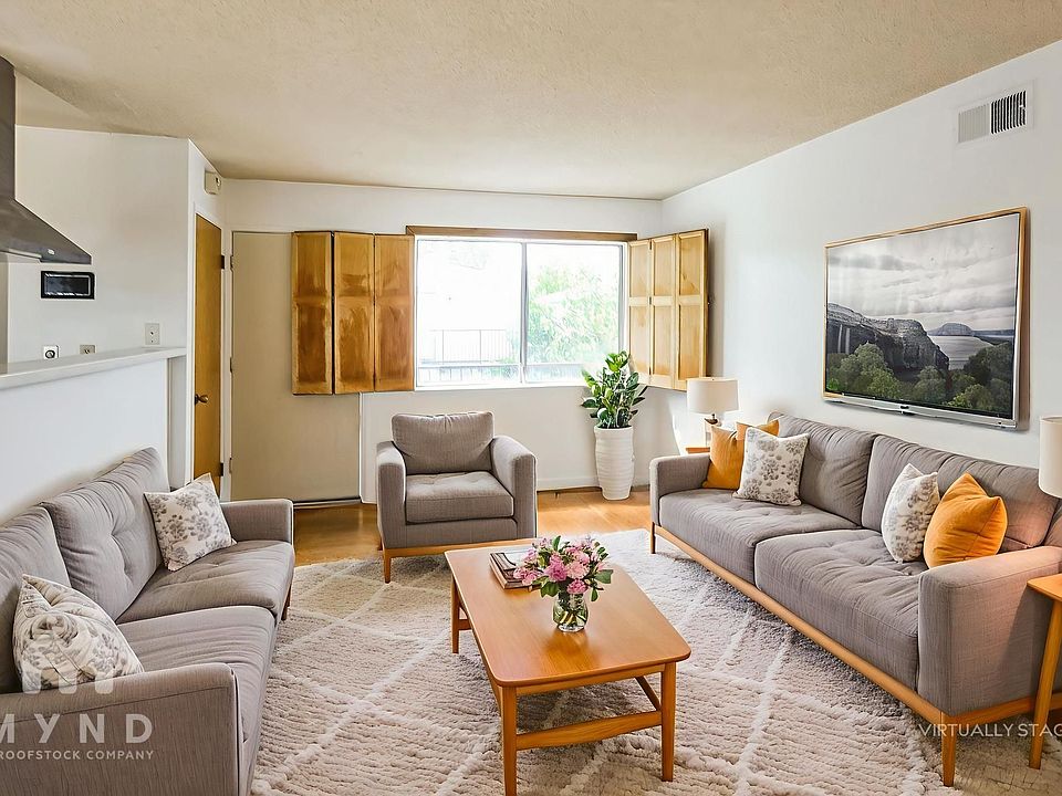1st image of 5515 Spinnaker Dr APT 4