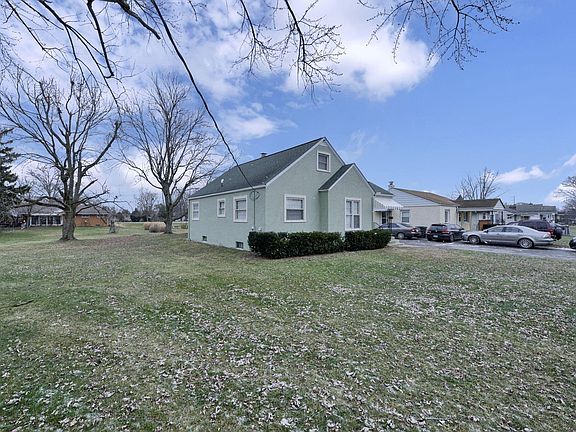 3rd image of 1864 Rosemont Ave