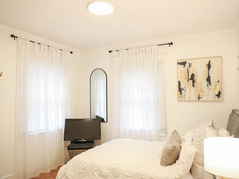 1109 N Chestnut St — Photo 12