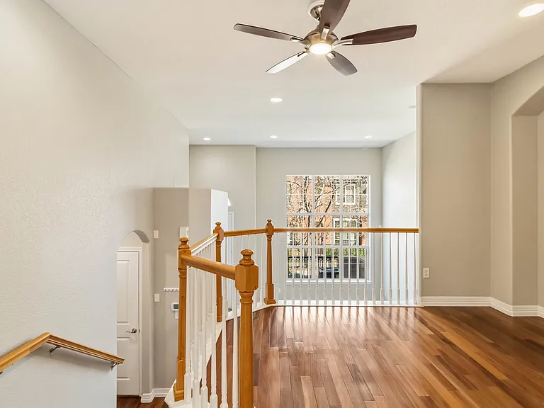 9219 Kornbrust Cir — Photo 3