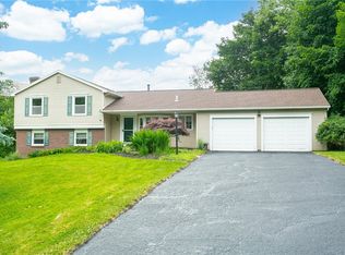 71 S Ridge Trl, Fairport, NY 14450