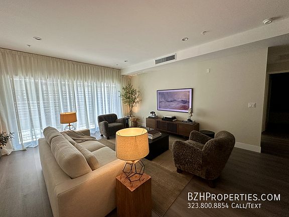 4th image of 1223 N Hayworth Ave #2