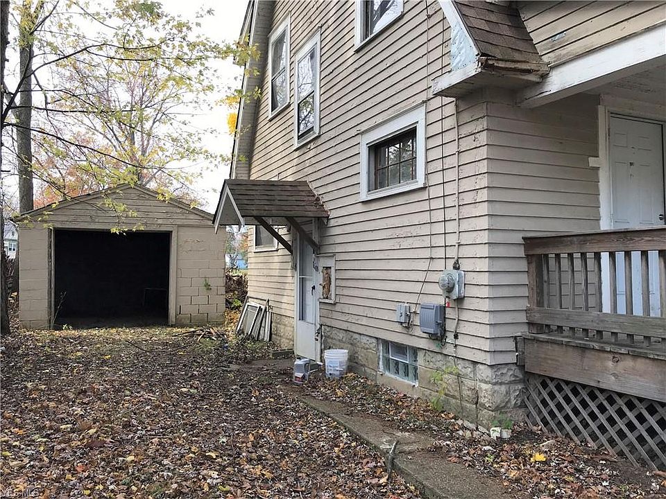 2nd image of 1174 Mercer Ave