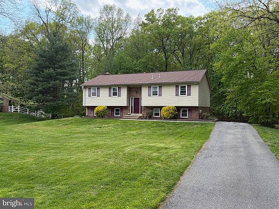 3rd image of 116 Dorothy Dr