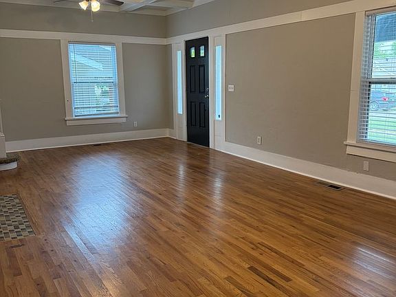 4th image of 1200 NW 32nd St