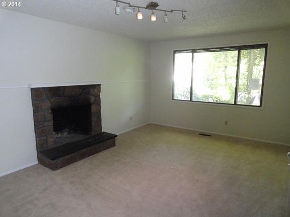 2nd image of 796 SE 36th Ave