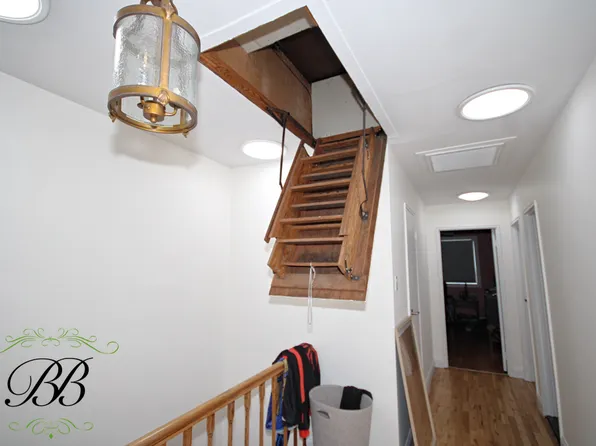 2070 Pearson Street image 27 of 36