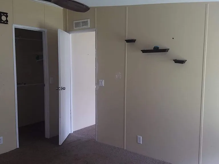 626 Daniels St — Photo 5