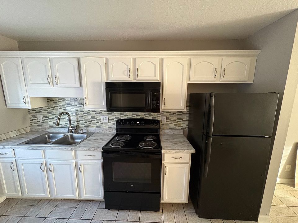 1st image of 598 Cory Dr APT D