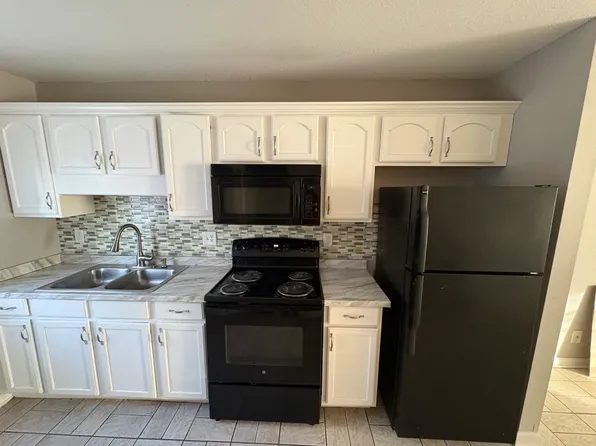 598 Cory Dr APT D, Clarksville, TN 37040