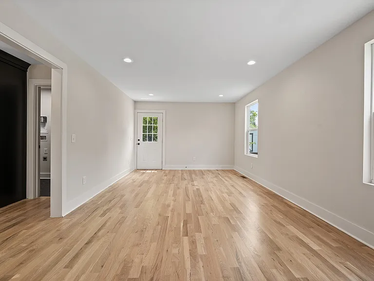 1004 Virginia Ave — Photo 12