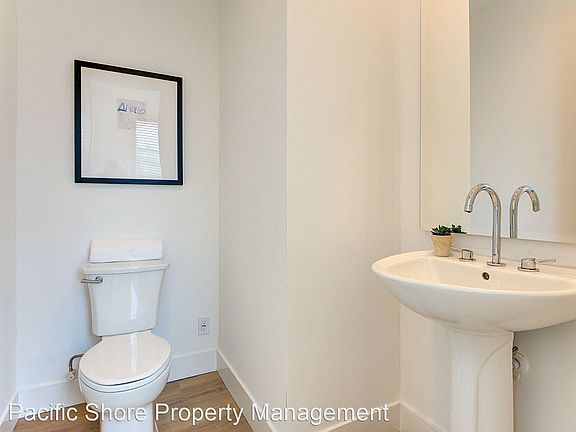 3rd image of 1627 S Mansfield Ave #1629