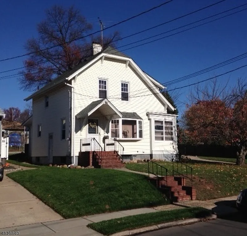 12 Vanderbuilt Pl photo 1
