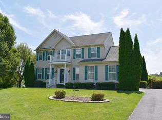 108 Bridle Hill Ct, Chambersburg, PA 17202