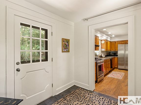 4th image of 424 Split Rail Row