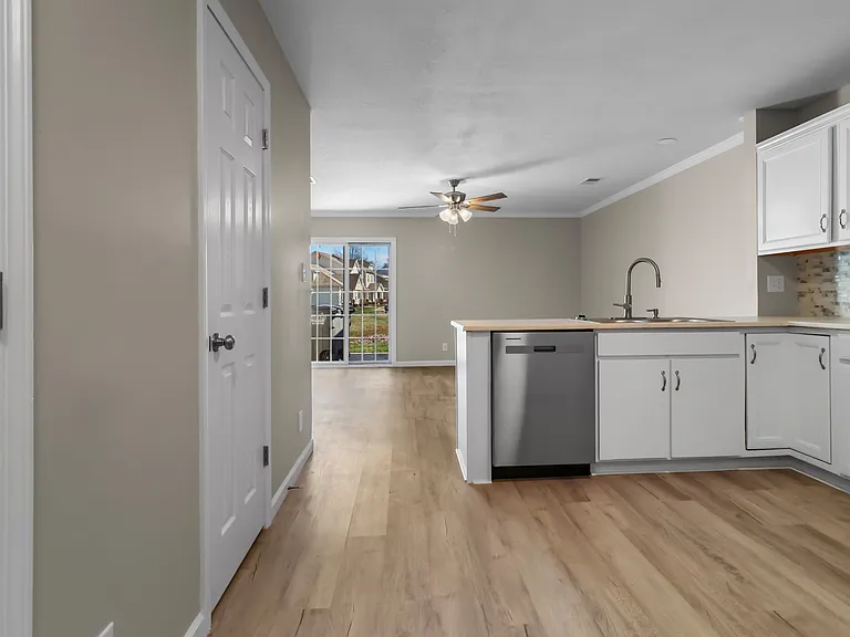 106 Alexander Blvd — Photo 14