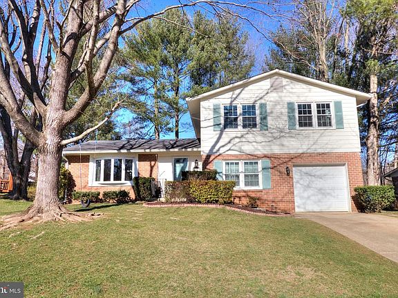 2nd image of 4779 Farndon Ct