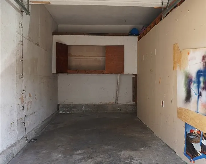 428 E Foothill Blvd — Photo 8