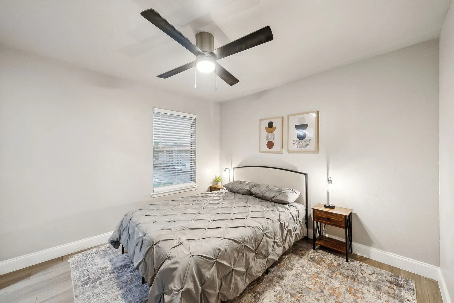 2 bed, 2.0 bath, 947 sqft, $2,496 — Photo 4