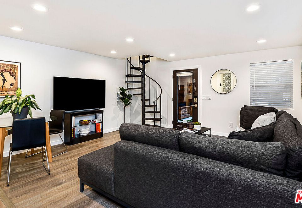 1st image of 717 Huntley Dr #717