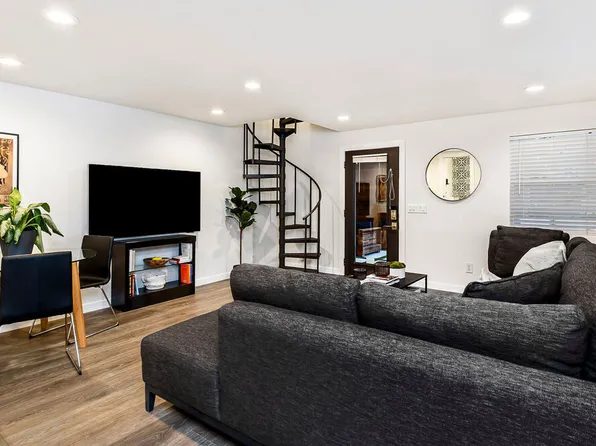 717 Huntley Dr, West Hollywood, CA 90069