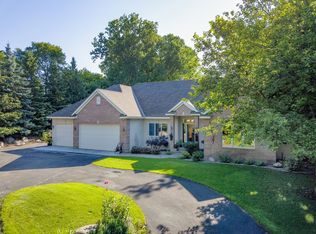4122 Trail Ridge Ln, Minnetonka, MN 55345
