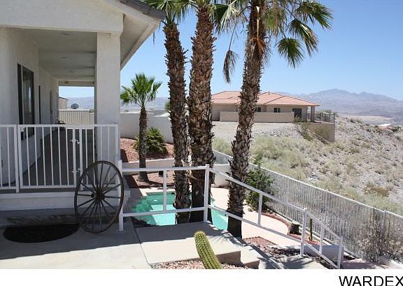 3rd image of 2909 Desert Vista Dr