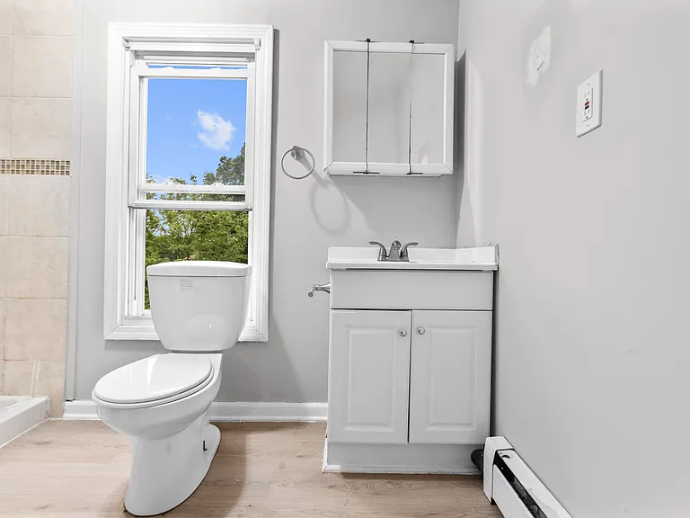 354 Poplar St #2 — Photo 9