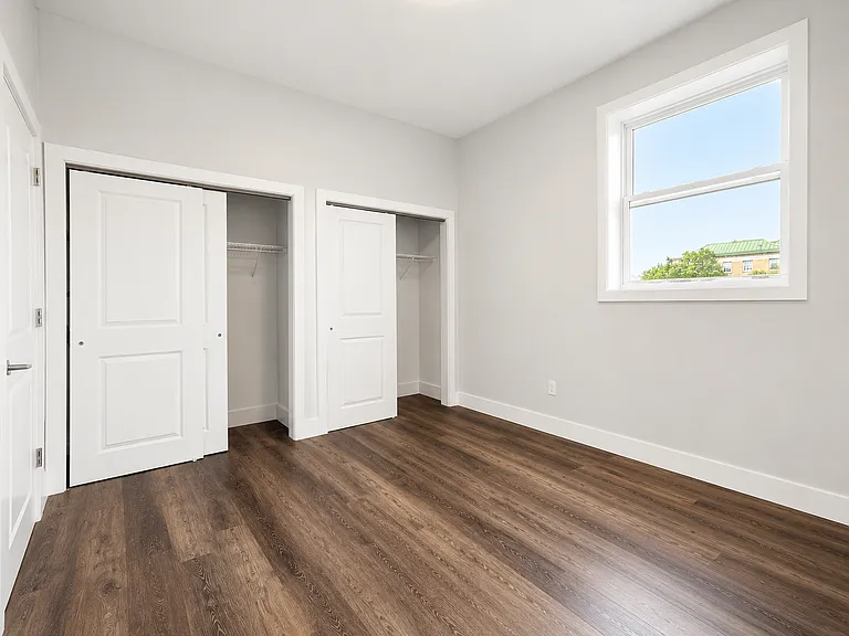 554 Broadway #204 — Photo 8