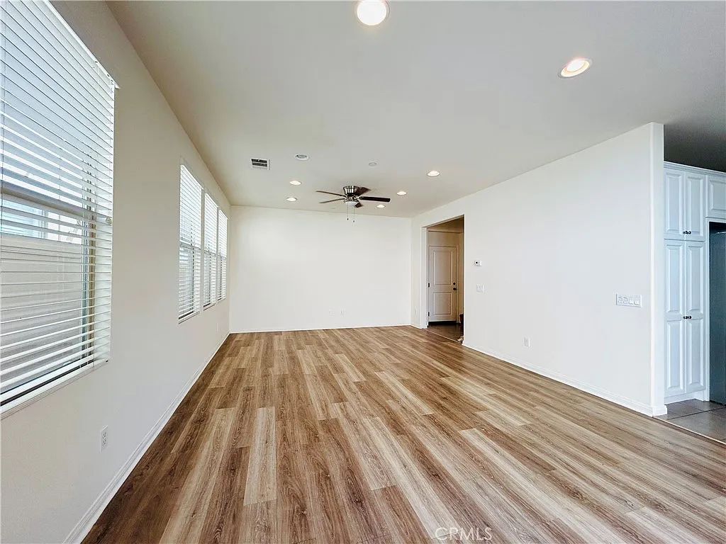 3 bed, 2.5 bath, 2103 sqft, $3,500 — Photo 4