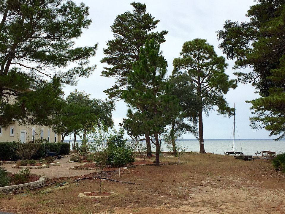 1st image of 14 Shelter Cove Dr