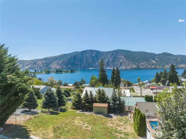 327 Lakeshore Drive, Manson, WA 98831