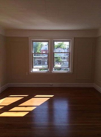 2nd image of 1640 Yates Ave