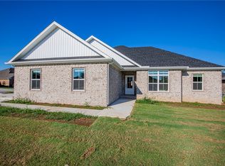 925 Parker Ln, Pea Ridge, AR 72751