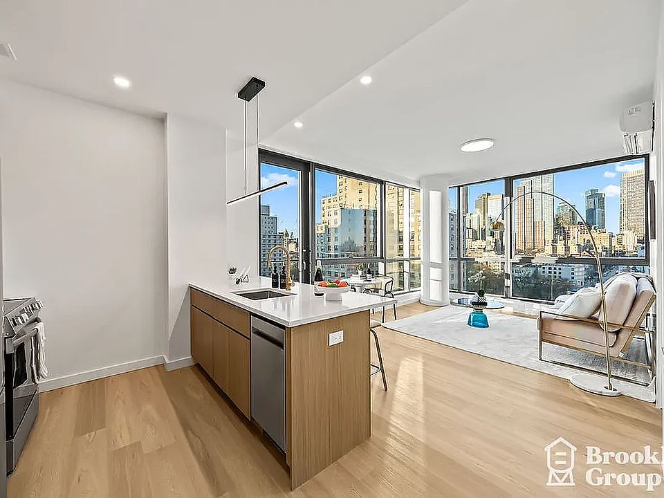 1st image of 556 Baltic St #1101