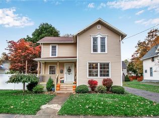 1204 Elm St, Medina, NY 14103