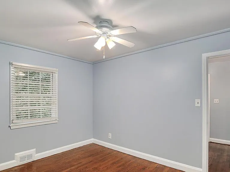 5806 Kenmore Rd — Photo 19