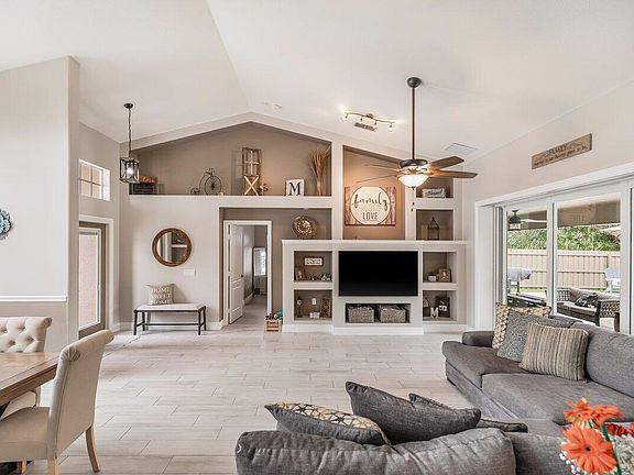4th image of 5809 NW Zenith Drive