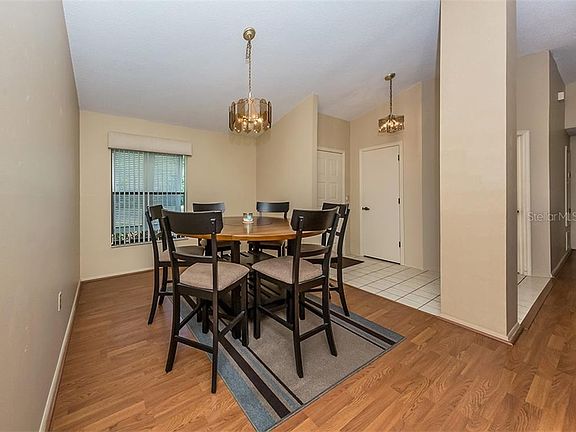 4th image of 3267 Meadow Run Dr